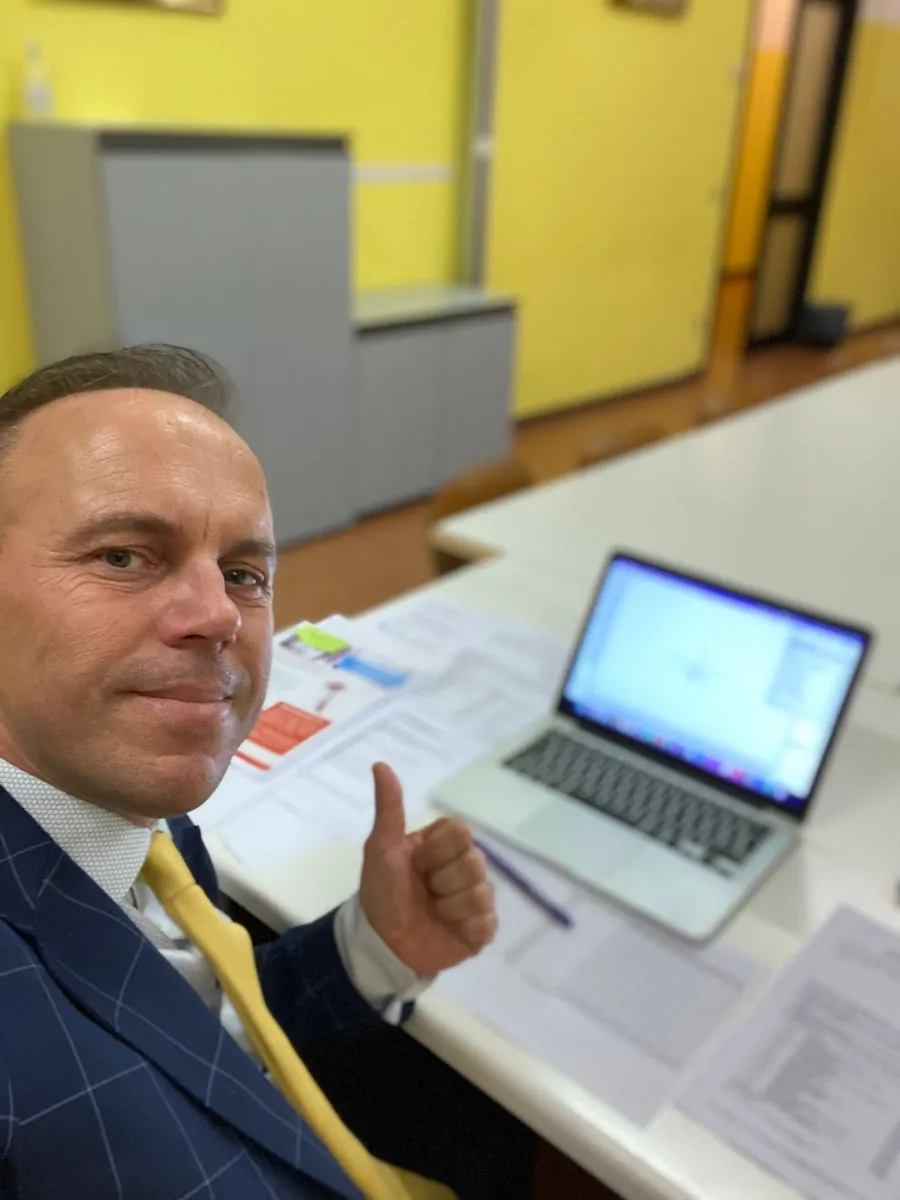 Ivan Zatta nel suo studio